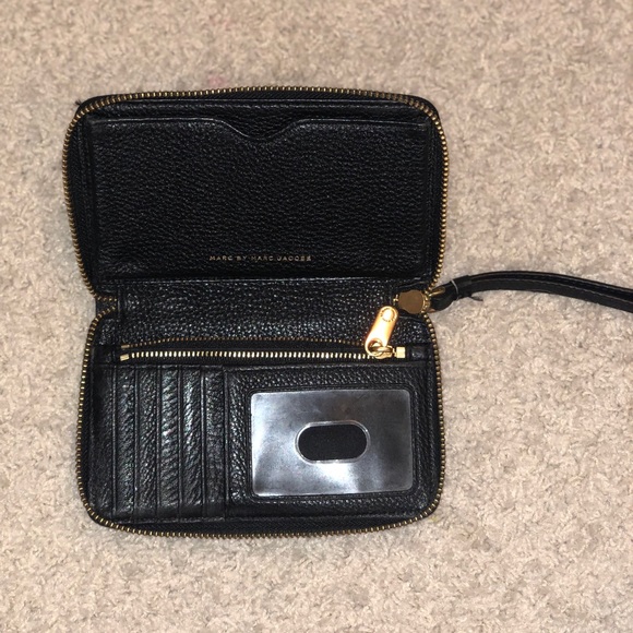 Black Marc Jacobs wallet - Picture 2 of 3